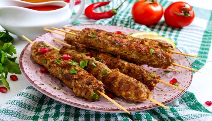 Seekh kebab preparación